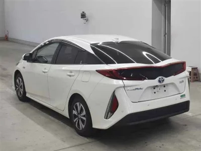 Toyota Prius PHV