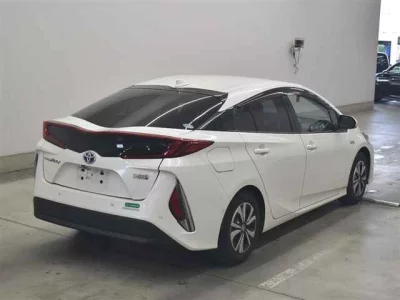 Toyota Prius PHV