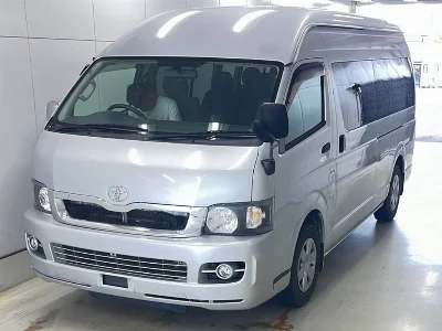 Toyota HiAce Commuter