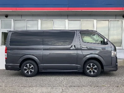 TOYOTA HIACE VAN