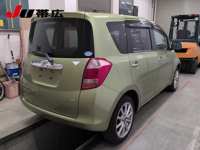 Toyota Ractis  с аукциона в Японии