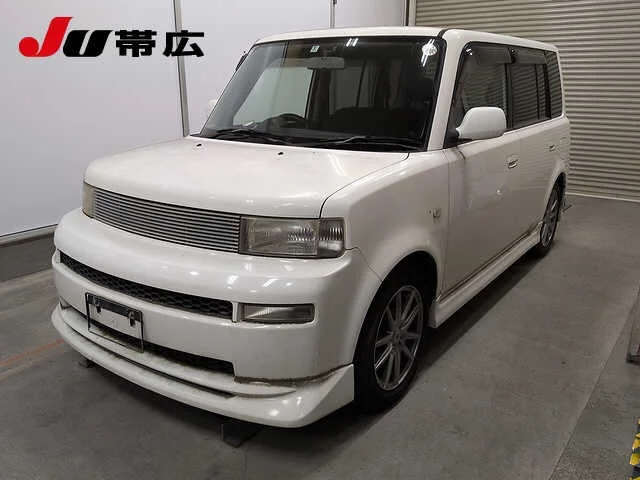 Toyota bB  с аукциона в Японии