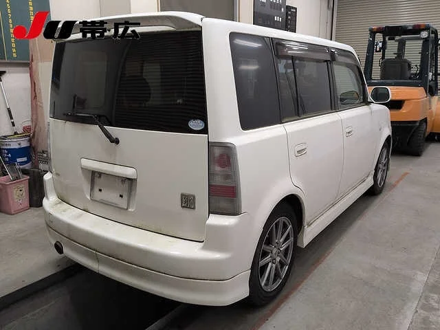 Toyota bB  с аукциона в Японии