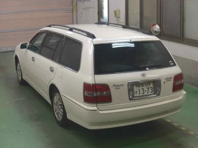 Toyota Crown Estate