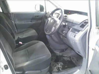 Статистика аукционов Toyota Noah