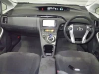 Цена авто Toyota Prius с аукционов Японии, номер кузова ZVW30, пробег 327 000, оценка 6