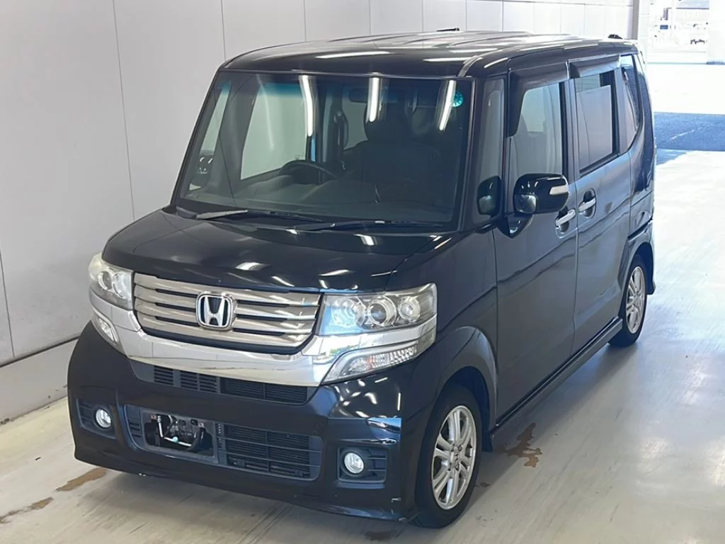 Honda N BOX CUSTOM  с аукциона в Японии
