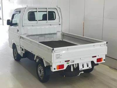 Nissan NT100 Clipper