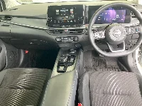 Цена авто Toyota Voxy с аукционов Японии, номер кузова ZWR80W, пробег 90 000, оценка 8