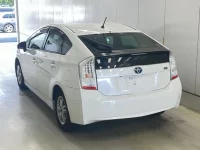 Цена авто Toyota Prius с аукционов Японии, номер кузова ZVW30, пробег 200 000, оценка 6