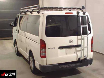 TOYOTA HIACE VAN