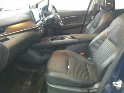 Nissan Aura