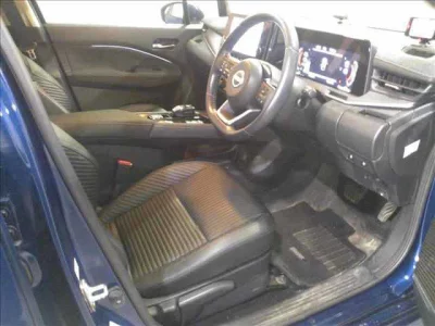 Nissan Aura