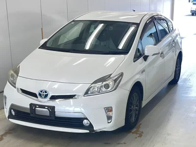 Toyota Prius PHV