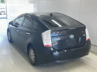 Цена авто Toyota Prius с аукционов Японии, номер кузова ZVW30, пробег 180 000, оценка 2