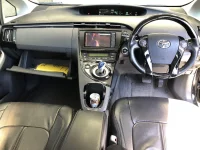 Цена авто Toyota Prius с аукционов Японии, номер кузова ZVW30, пробег 180 000, оценка 2