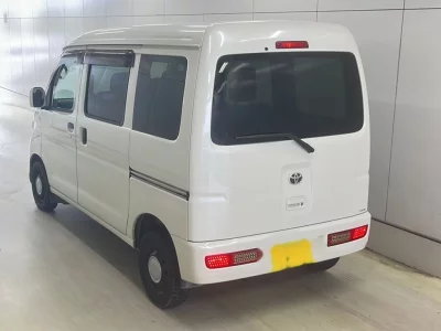 Toyota Pixis Van