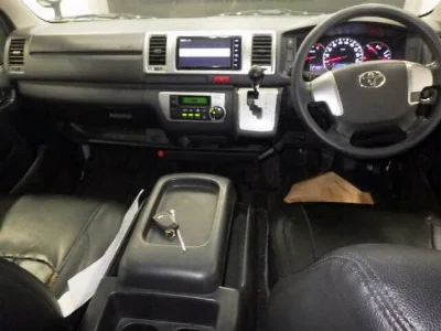 TOYOTA HIACE VAN