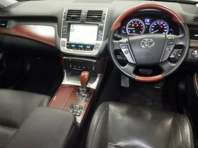 Toyota CROWN MAJESTA