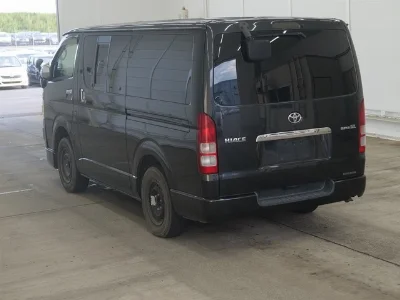 TOYOTA HIACE VAN