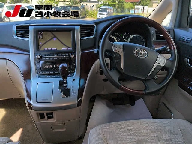 Toyota Alphard  с аукциона в Японии