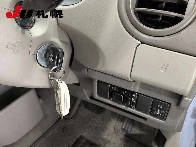 Nissan Pino  с аукциона в Японии
