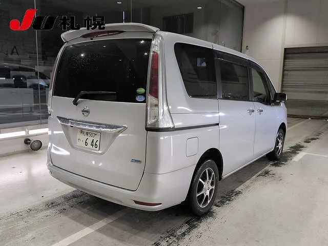 Nissan Serena  с аукциона в Японии