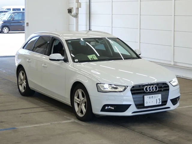Audi A4 Avant  с аукциона в Японии
