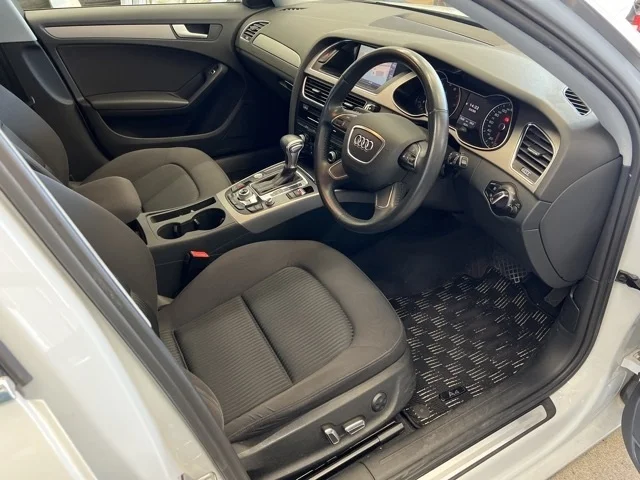 Audi A4 Avant  с аукциона в Японии