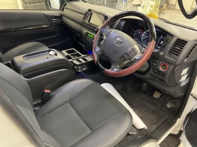 TOYOTA HIACE VAN