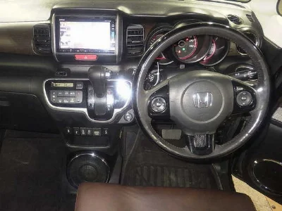 Honda N-Box Slash