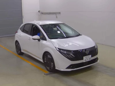 Nissan Aura