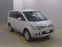 Цена авто Mitsubishi  с аукционов Японии, номер кузова CV1W, пробег 117 000, оценка 6