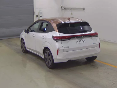 Nissan Aura
