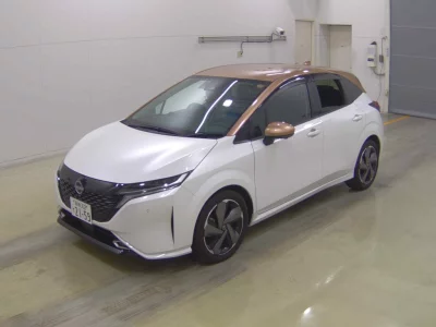Nissan Aura