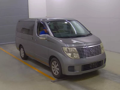 Статистика аукционов Nissan Elgrand