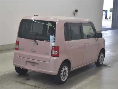 Toyota Pixis Space