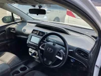 Цена авто Toyota Prius с аукционов Японии, номер кузова ZVW50, пробег 348 000, оценка 6