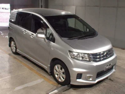 HONDA FREED SPIKE
