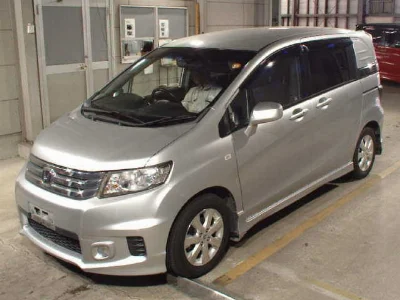 HONDA FREED SPIKE