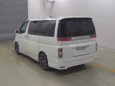 Статистика аукционов Nissan Elgrand