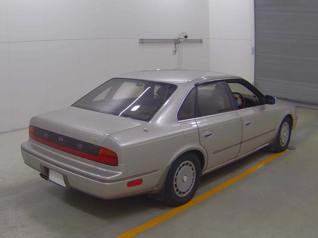 Infiniti Q45  с аукциона в Японии