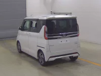 Цена авто Nissan Roox с аукционов Японии, номер кузова B44A, пробег 1 000, оценка 12