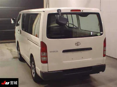Toyota HiAce Van