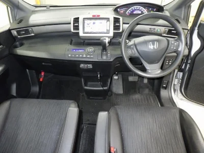 HONDA FREED SPIKE