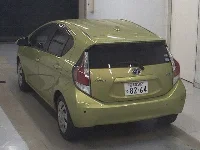 Цена авто Toyota Aqua с аукционов Японии, номер кузова NHP10, пробег 82 000, оценка 