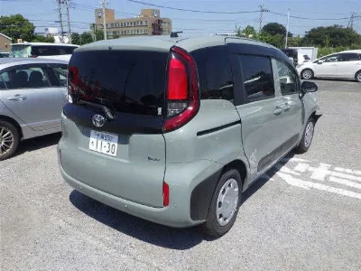 Toyota Sienta