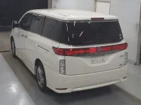 Цена авто Nissan Elgrand с аукционов Японии, номер кузова TE52, пробег 75 000, оценка 8