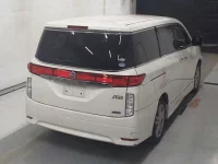 Цена авто Nissan Elgrand с аукционов Японии, номер кузова TE52, пробег 75 000, оценка 8