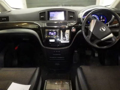 Статистика аукционов Nissan Elgrand